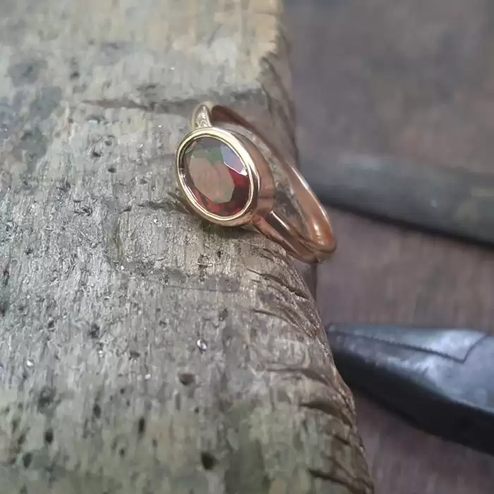 SKU-11898 / Δαχτυλίδι Ροζ Χρυσός Κ14 με Red Garnet