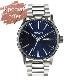 Ανδρικό Ρολόι NIXON Sentry με Ασημί Μπρασελέ SKU-21505