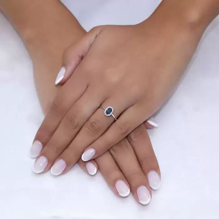 SKU-22766 / Δαχτυλίδι Λευκόχρυσος Κ18 με Ζαφείρι & Διαμάντια
 