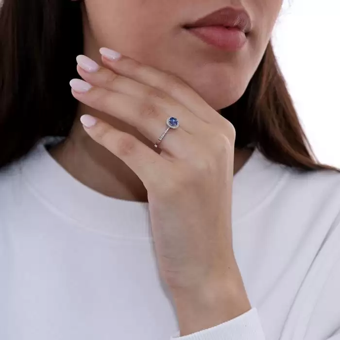 Δαχτυλίδι Λευκόχρυσος Κ18 με  Ζαφείρι & Διαμάντια