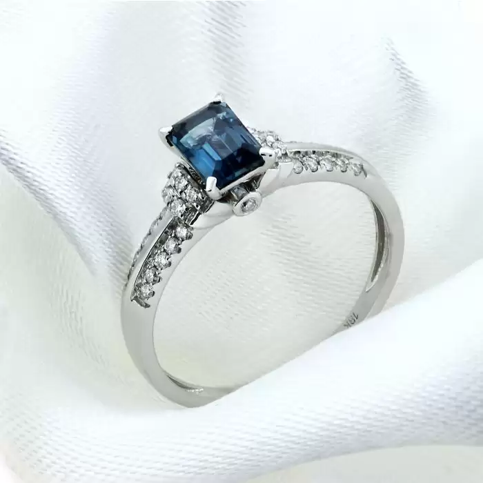 SKU-36890 / Δαχτυλίδι Λευκόχρυσος Κ18 με London Blue Topaz & Διαμάντια