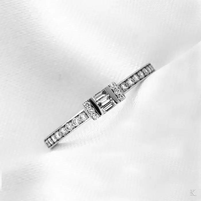 SKU-42421 / Δαχτυλίδι Λευκόχρυσος Κ18 με Διαμάντια 
