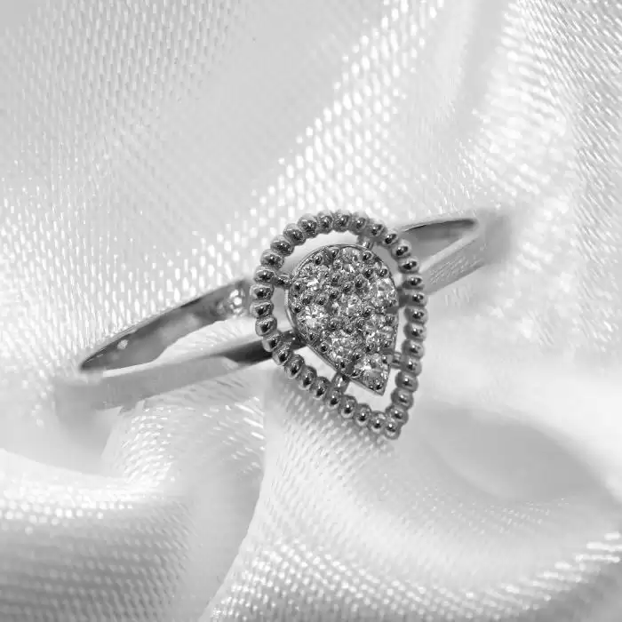 Δαχτυλίδι Δάκρυ Λευκόχρυσος Κ18 με Διαμάντια