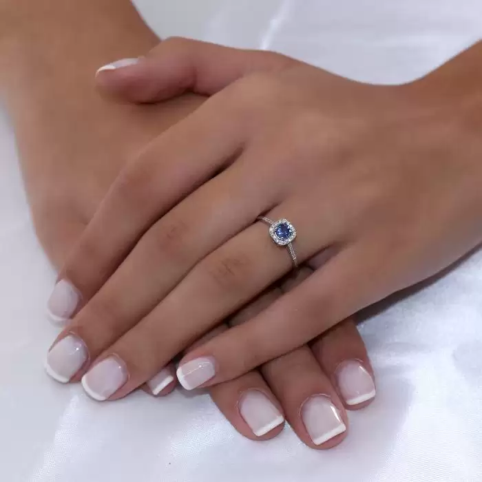 SKU-48199 /  Δαχτυλίδι Ροζέτα Λευκόχρυσος Κ18 με Ζαφείρι & Διαμάντια