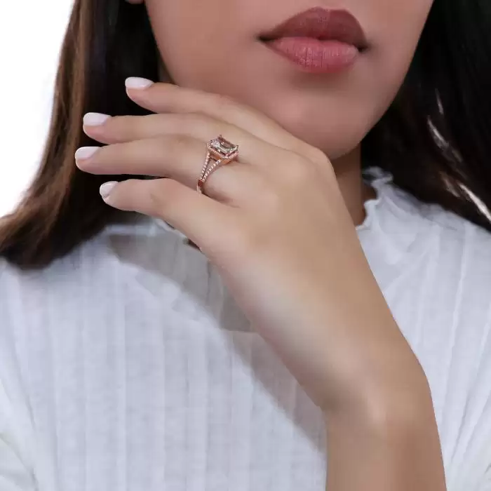 Δαχτυλίδι Ροζ Χρυσός Κ18 με Λευκό Τοπάζι & Διαμάντια