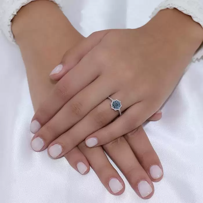 SKU-49525 / Δαχτυλίδι Ροζέτα Λευκόχρυσος Κ18 με Μπλε & Λευκά Διαμάντια