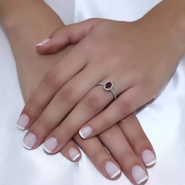 SKU-49842 / Δαχτυλίδι Ροζέτα Λευκόχρυσος Κ18 με Ρουμπίνι & Διαμάντια