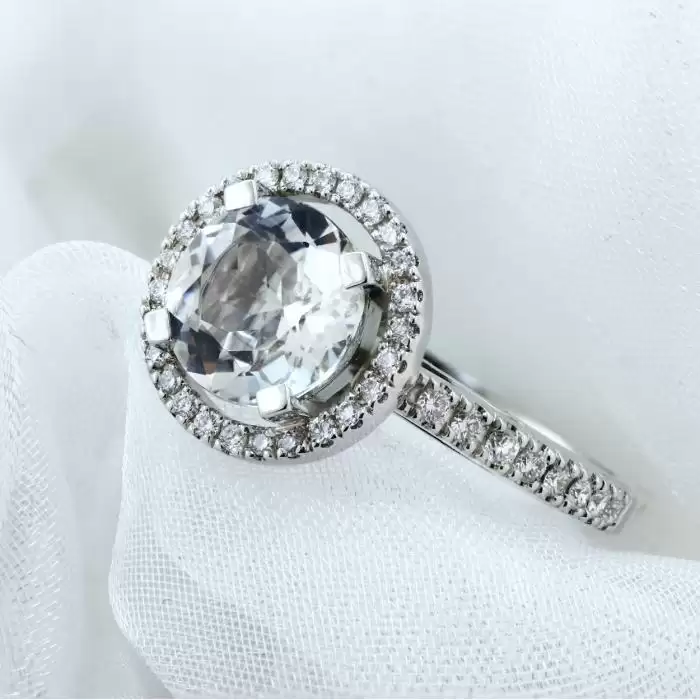 Μονόπετρο Δαχτυλίδι Λευκόχρυσος Κ18 με Λευκό Τοπάζι & Διαμάντια