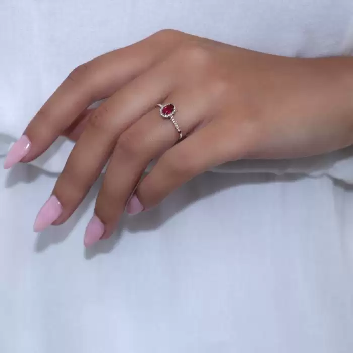Δαχτυλίδι Λευκόχρυσος Κ18 με Διαμάντια & Ρουμπίνι