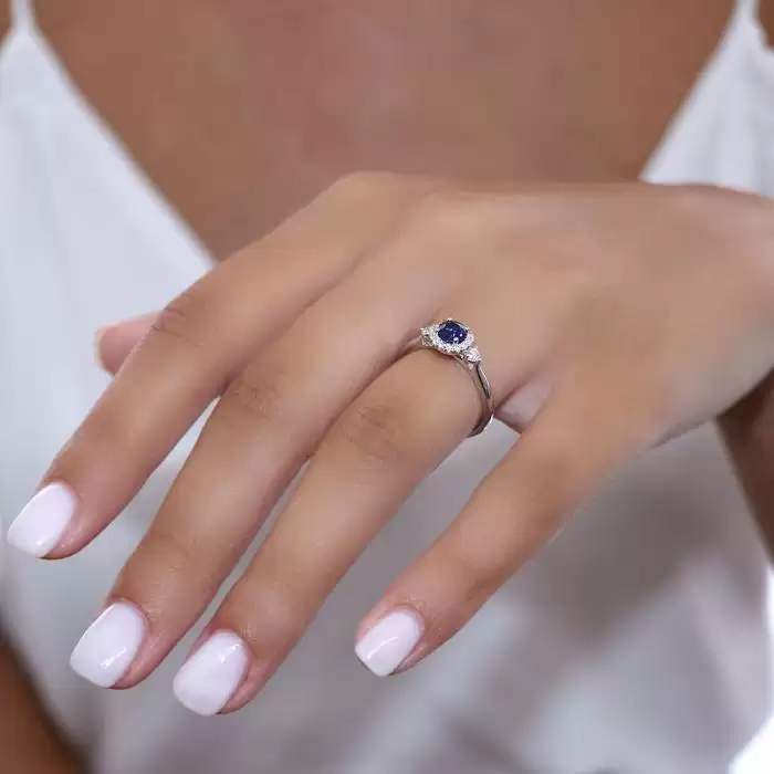 Δαχτυλίδι Λευκόχρυσος Κ18 με Ζαφείρι & Διαμάντια