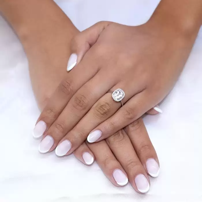 Δαχτυλίδι Λευκόχρυσος Κ18 με Τοπάζι & Διαμάντια