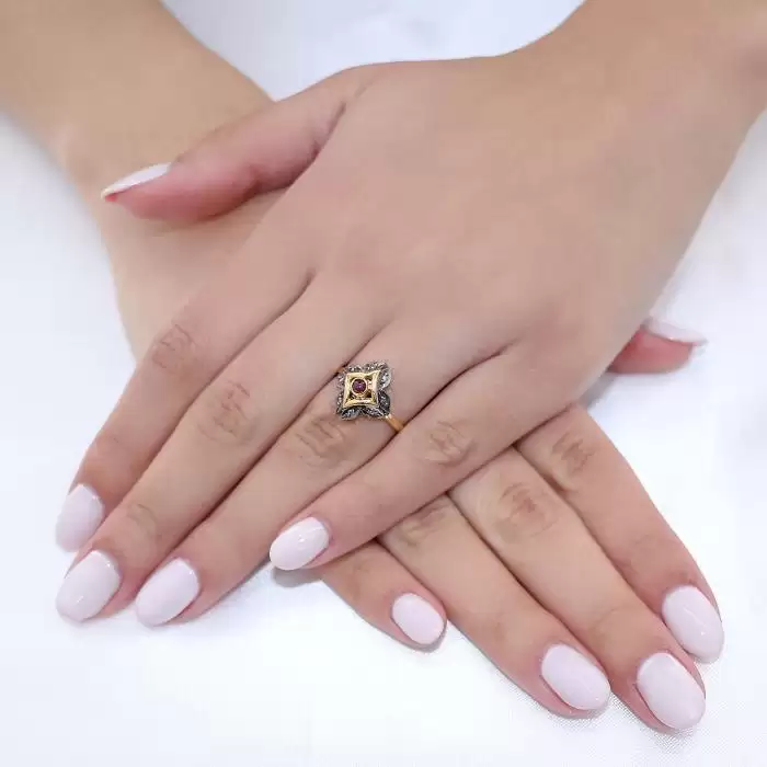 SKU-57893 / Δαχτυλίδι Χρυσός Κ18 με Ρουμπίνι & Διαμάντια