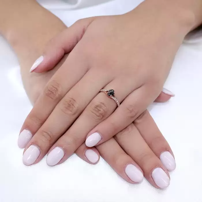 Δαχτυλίδι Ροζ Χρυσός Κ18 με Μαύρο Διαμάντι & Λευκά Διαμάντια