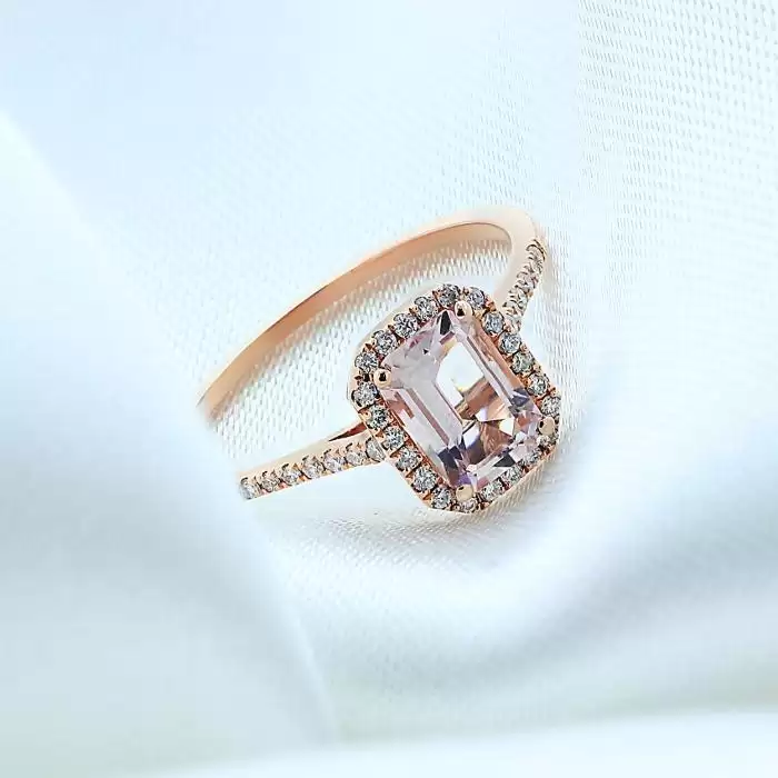 SKU-60105 / Δαχτυλίδι Ροζ Χρυσός Κ18 με Μοργκανίτη & Διαμάντια