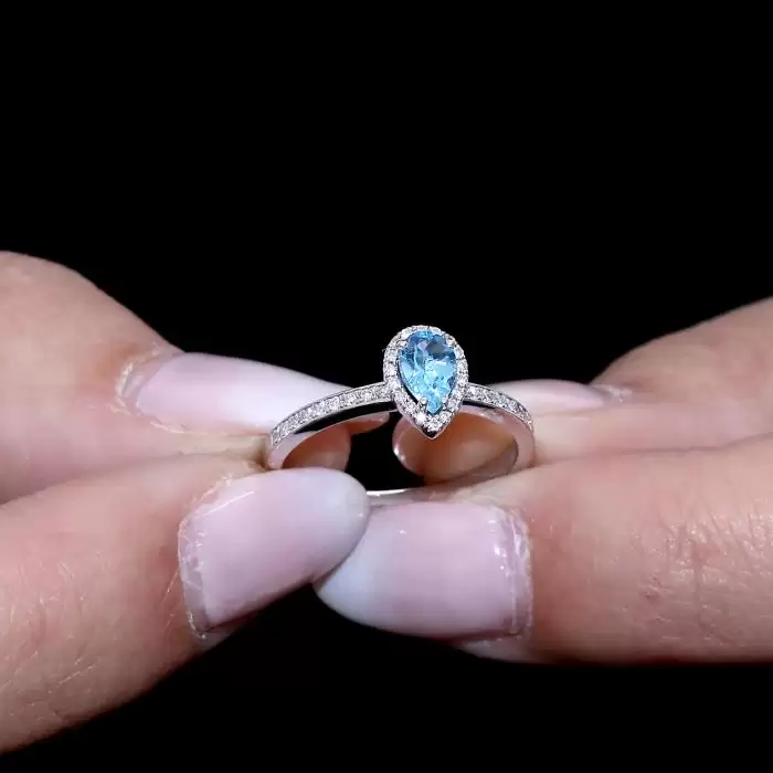 Δαχτυλίδι Λευκόχρυσος Κ18 με Ακουαμαρίνα & Διαμάντια