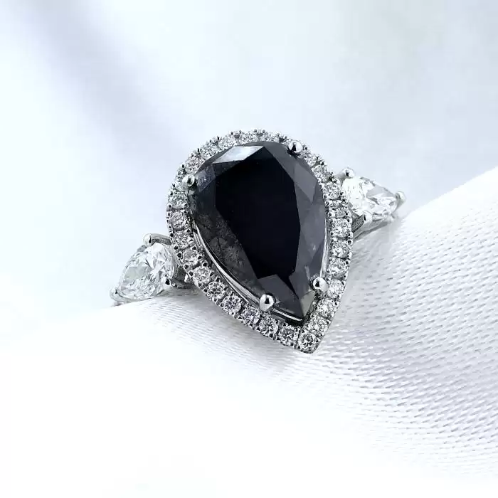 SKU-63603 / Δαχτυλίδι Λευκόχρυσος Κ18 με Μαύρο Διαμάντι & Λευκά Διαμάντια