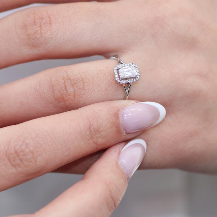Δαχτυλίδι Ροζέτα με Μοϊσανίτη & Διαμάντια Λευκόχρυσος Κ18