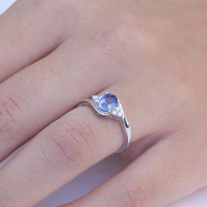 Δαχτυλίδι Λευκόχρυσο K18 με Ζαφείρι Oval & Διαμάντια SKU-81193