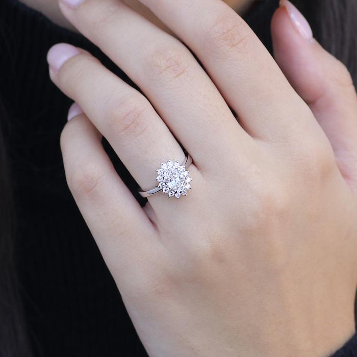 Δαχτυλίδι Ροζέτα με Lab Grown Diamond Oval Κοπής Λευκόχρυσος K18 SKU-83424