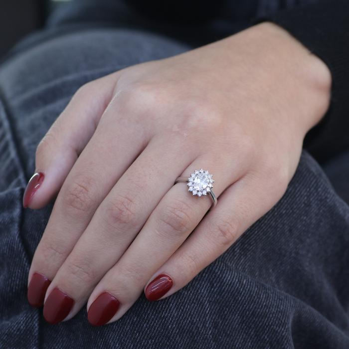 Δαχτυλίδι Ροζέτα με Lab Grown Diamond Oval Κοπής Λευκόχρυσος K18 SKU-83424