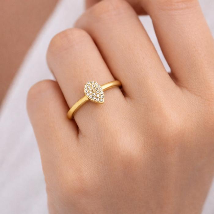 Δαχτυλίδι Κίτρινος Χρυσός K9 με Λευκά Ζιργκόν