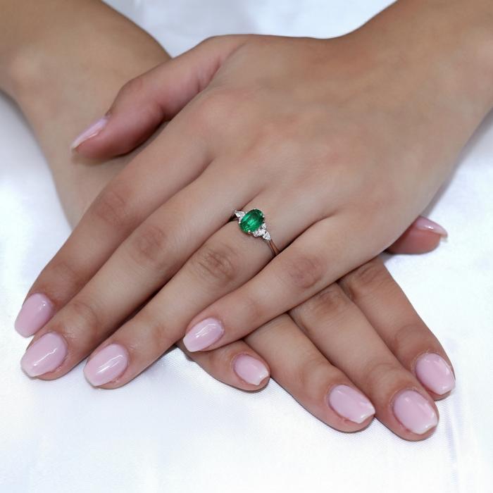 Δαχτυλίδι Λευκόχρυσος K18 με Διαμάντια & Σμαράγδι SKU-85315