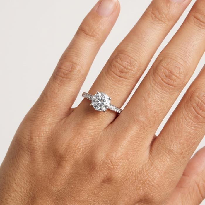 Μονόπετρο Δαχτυλίδι με Λευκά Ζιργκόν σε Λευκόχρυσο Κ9