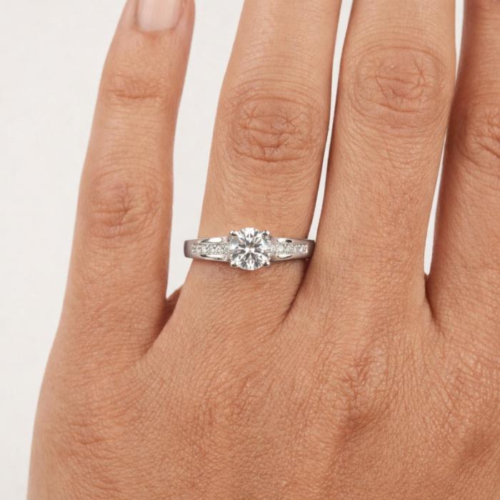 Μονόπετρο Δαχτυλίδι Λευκόχρυσος K9 με Λευκά Ζιργκόν