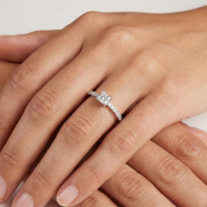 Μονόπετρο με διαμάντι Princess σε Λευκόχρυσο K18 SKU-85559